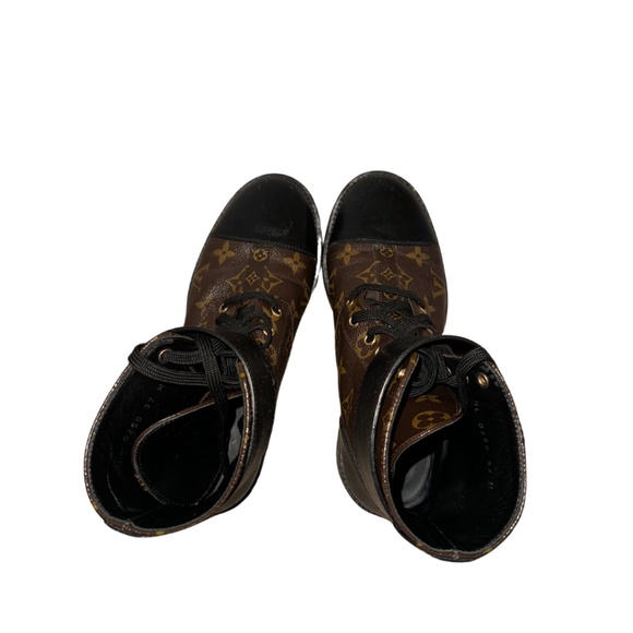 Louis Vuitton Boots - Picture 3 of 5